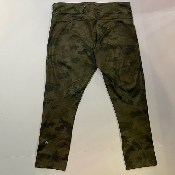 Lululemon Run:Inspire Crop II *All Luxtreme
Savasana Camo 20cm FatigueGreen Sz 6 - Picture 4 of 13